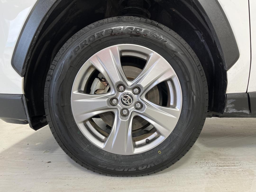 Photo '10' of Toyota Rav4