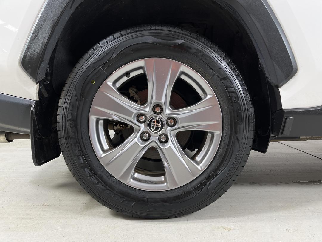 Photo '12' of Toyota Rav4