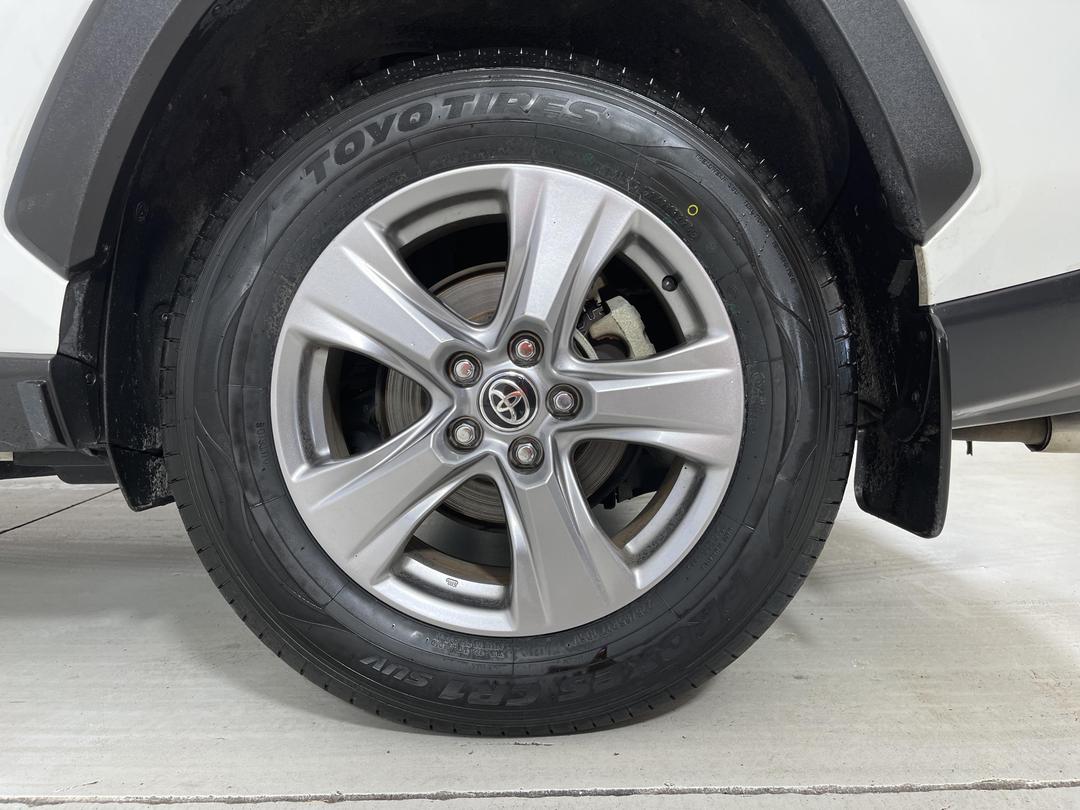 Photo '11' of Toyota Rav4