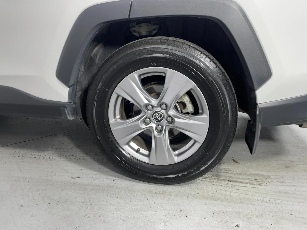 Photo '11' of Toyota Rav4