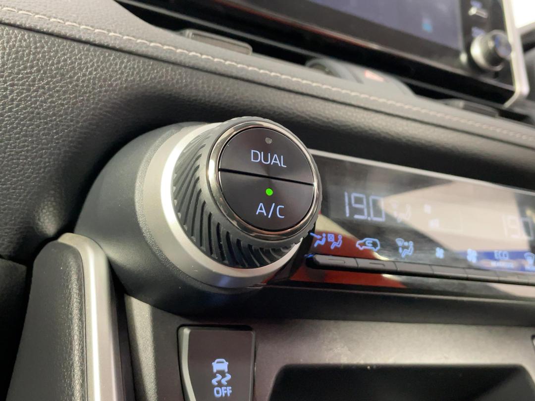 Photo '28' of Toyota Rav4
