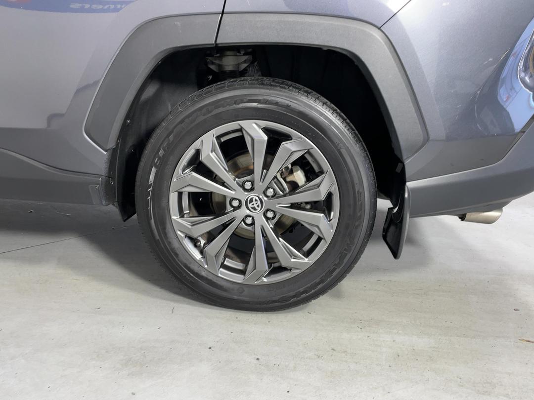 Photo '11' of Toyota Rav4