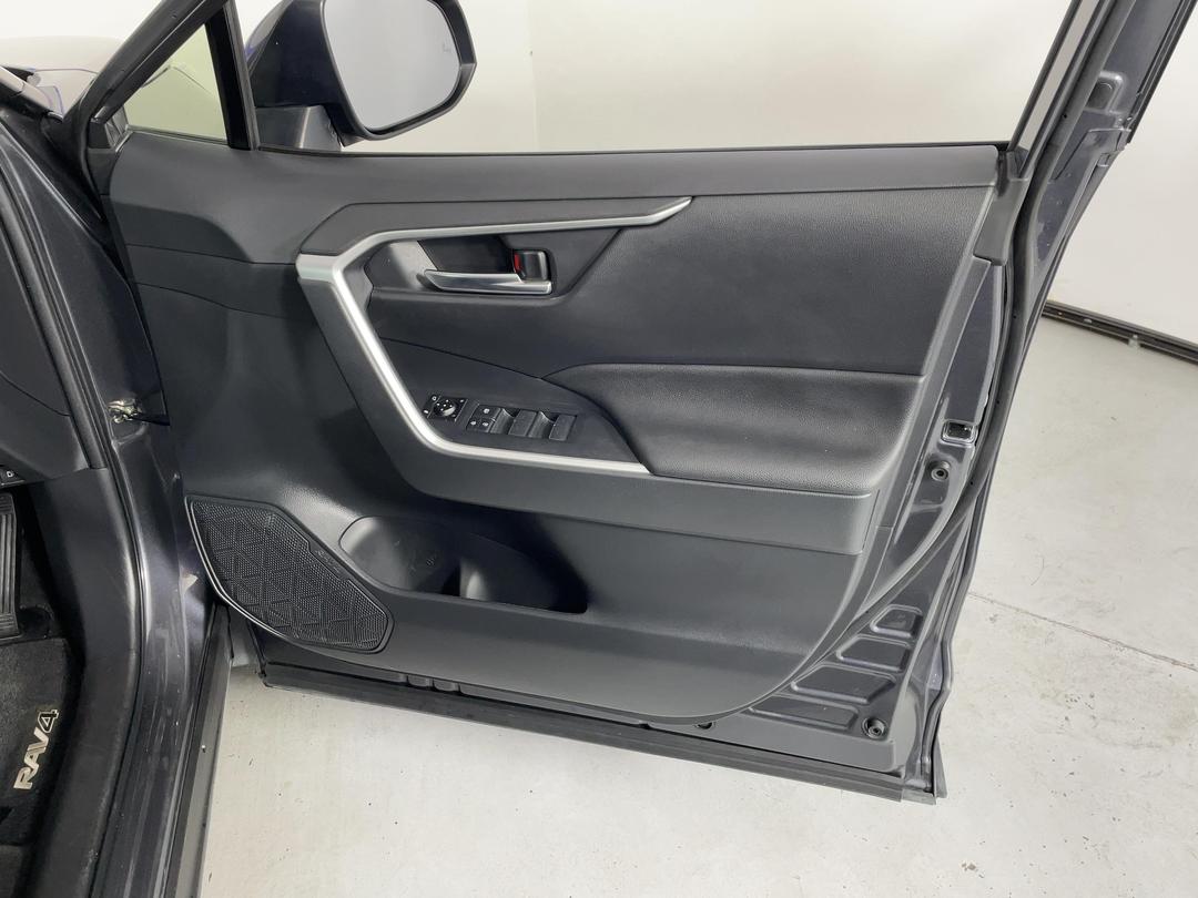 Photo '15' of Toyota Rav4