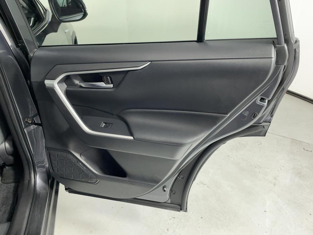 Photo '19' of Toyota Rav4