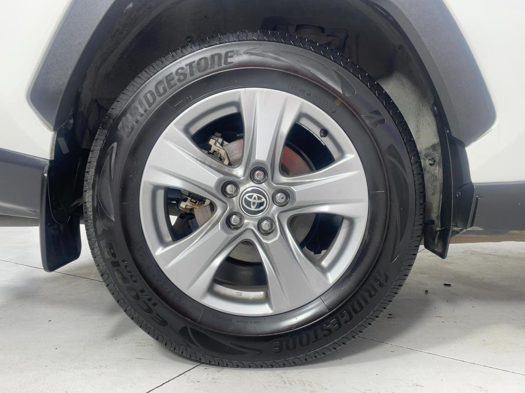 Photo '12' of Toyota Rav4