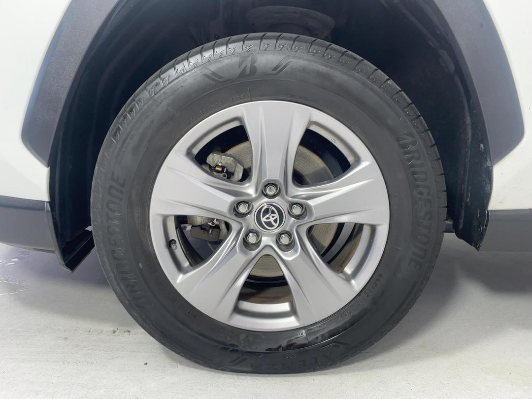 Photo '10' of Toyota Rav4