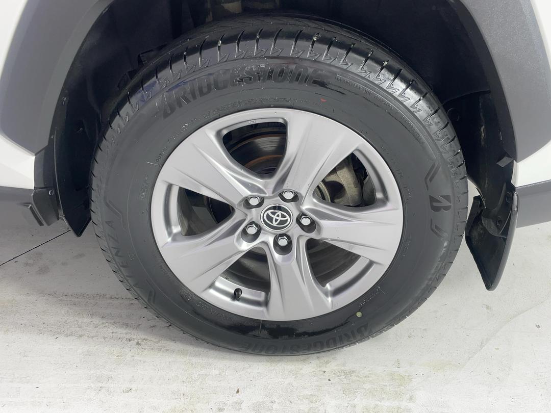 Photo '11' of Toyota Rav4