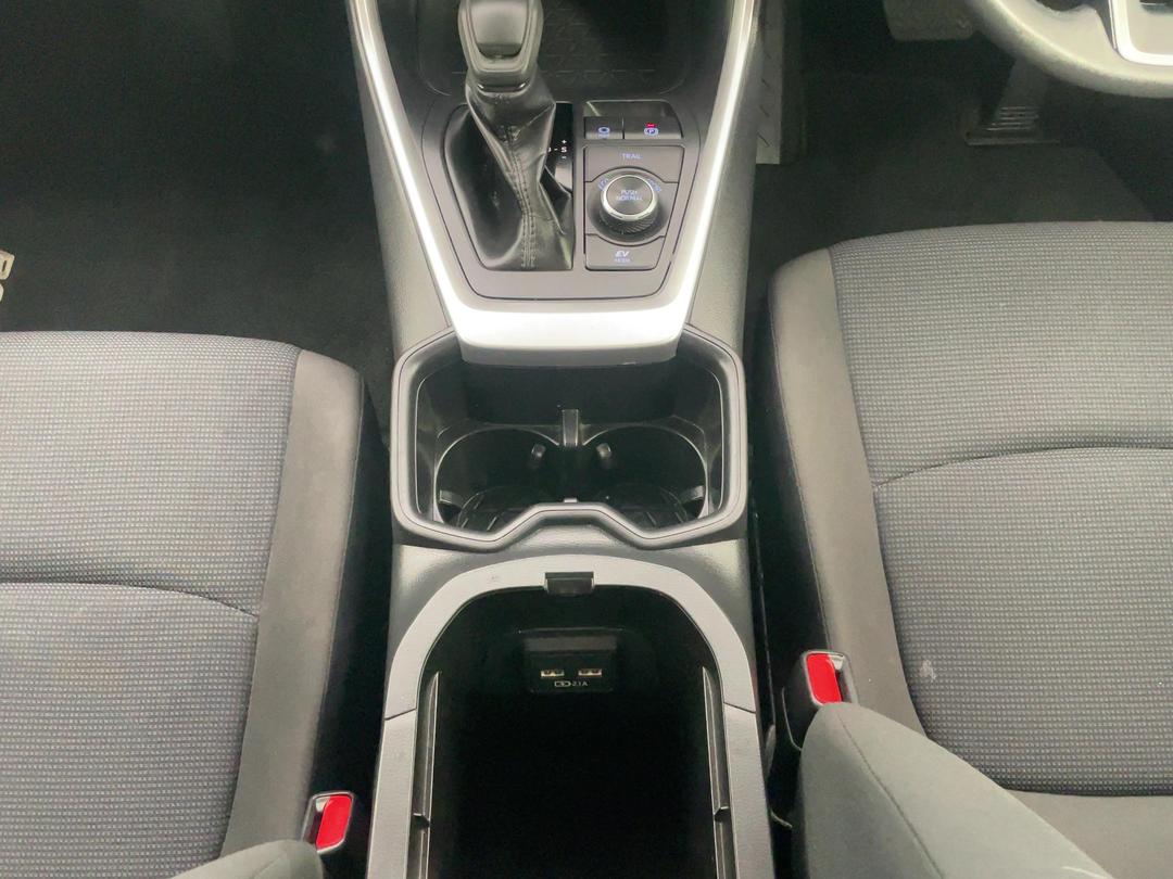 Photo '18' of Toyota Rav4