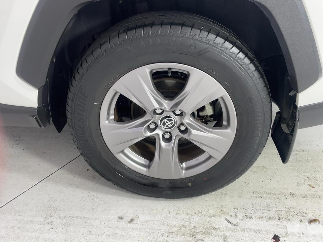 Photo '11' of Toyota Rav4