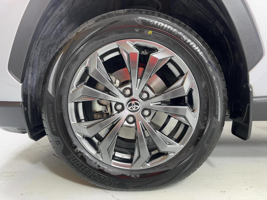 Photo '10' of Toyota Rav4