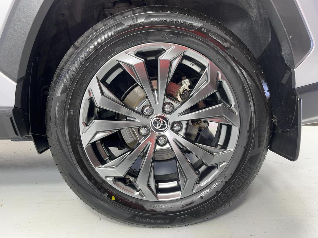 Photo '11' of Toyota Rav4