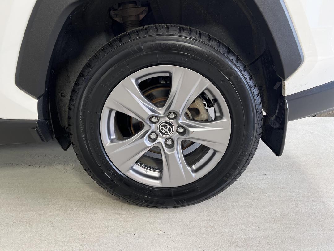 Photo '11' of Toyota Rav4