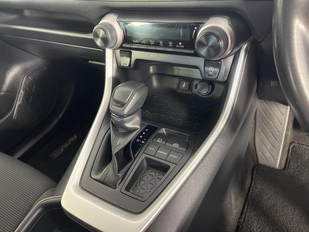 Photo '18' of Toyota Rav4