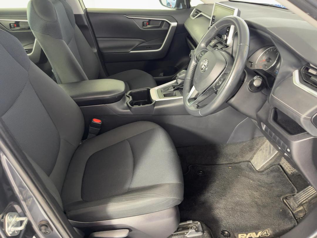 Photo '16' of Toyota Rav4