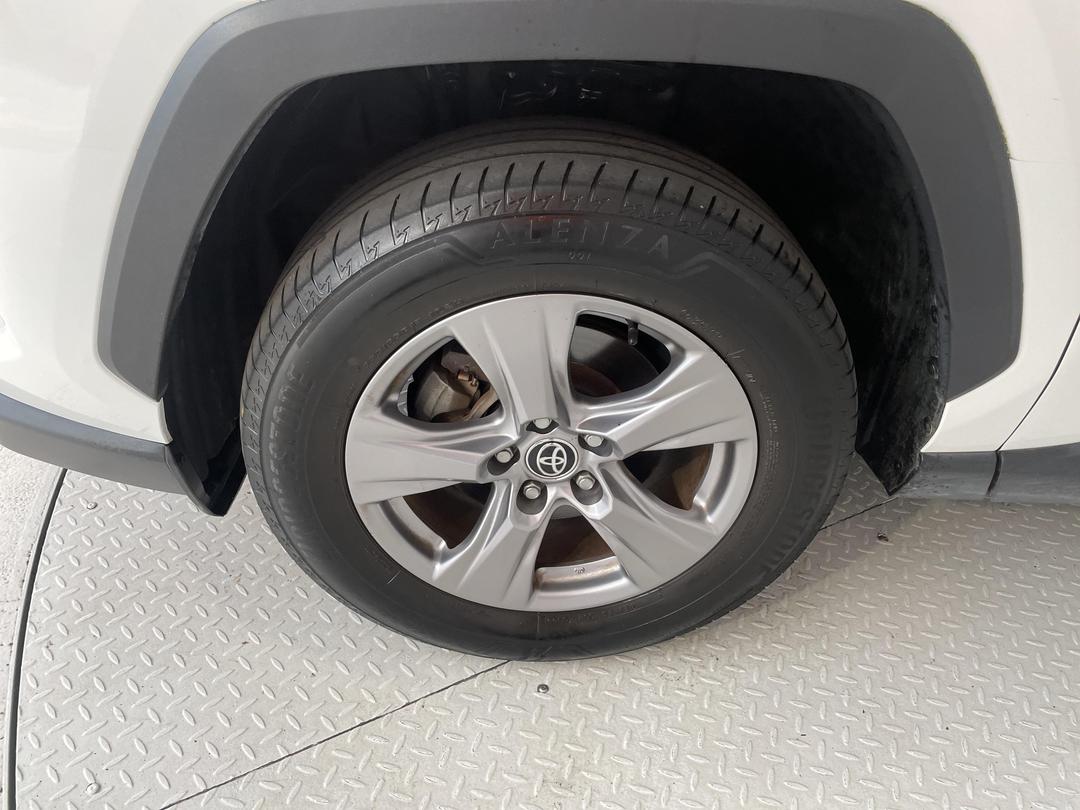 Photo '10' of Toyota Rav4