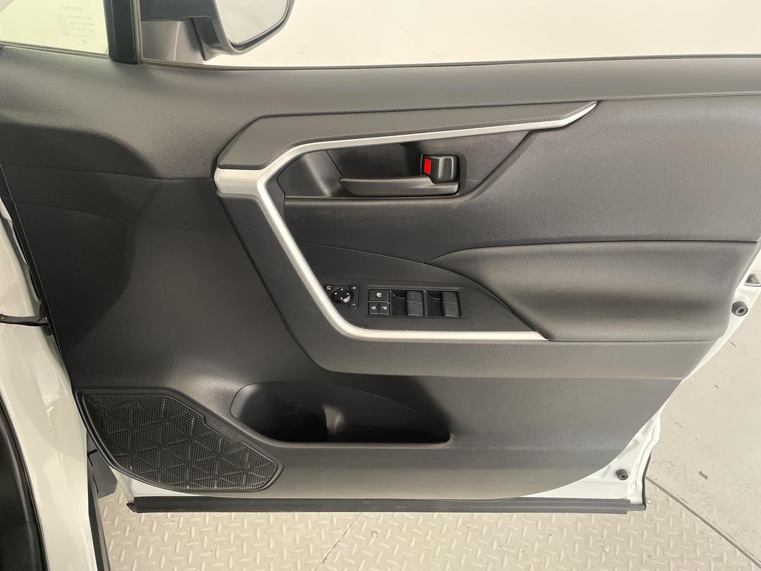 Photo '15' of Toyota Rav4