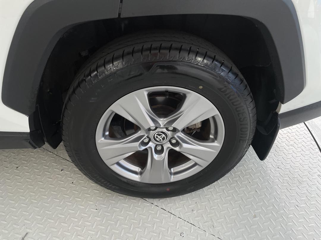 Photo '11' of Toyota Rav4