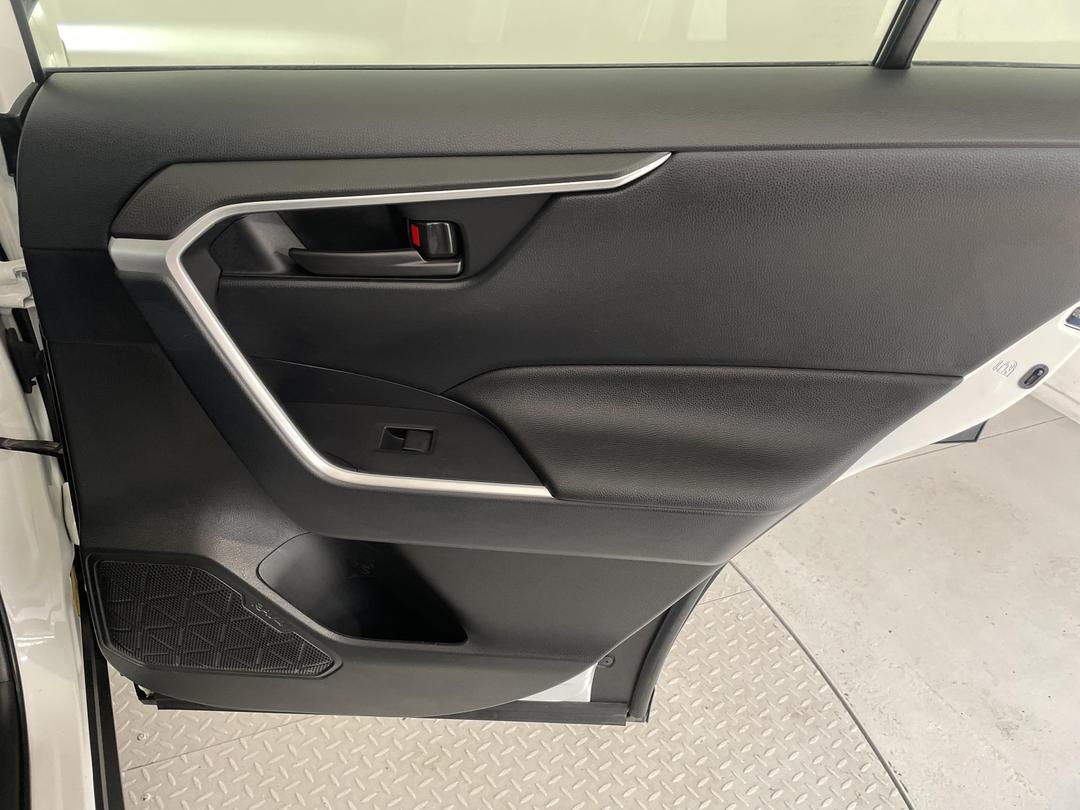 Photo '19' of Toyota Rav4