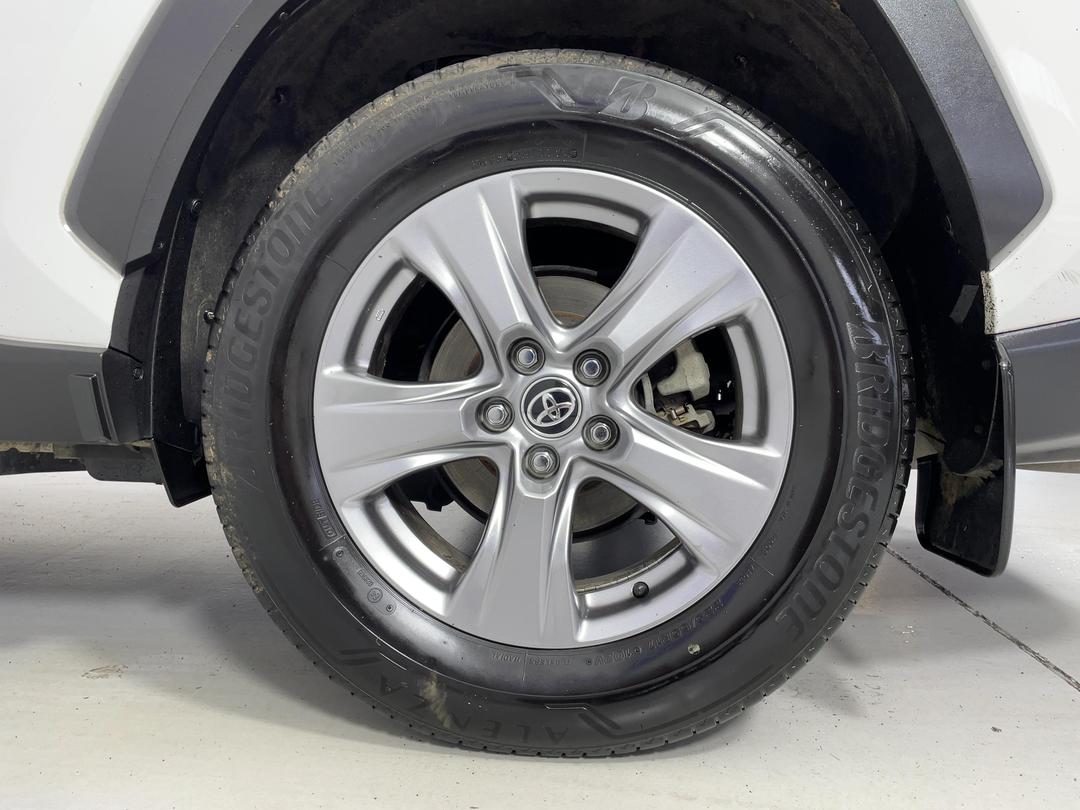 Photo '11' of Toyota Rav4