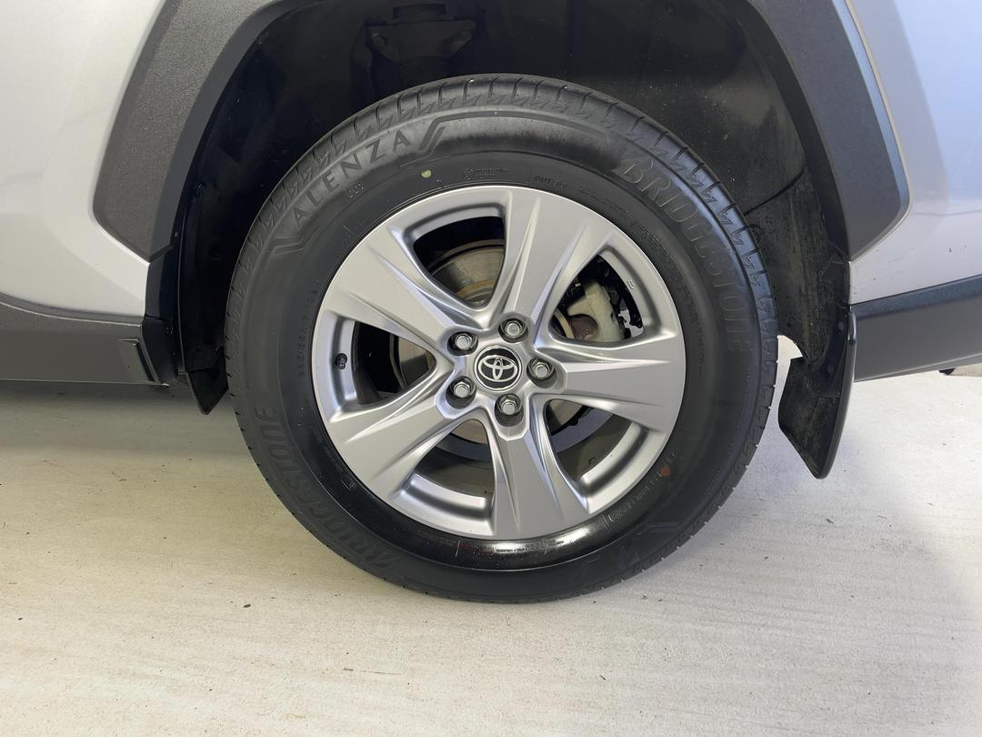 Photo '11' of Toyota Rav4