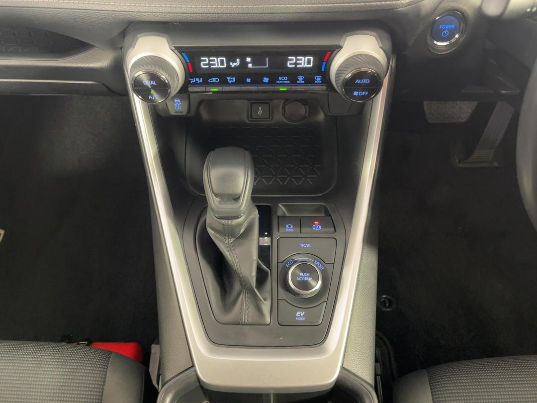 Photo '18' of Toyota Rav4