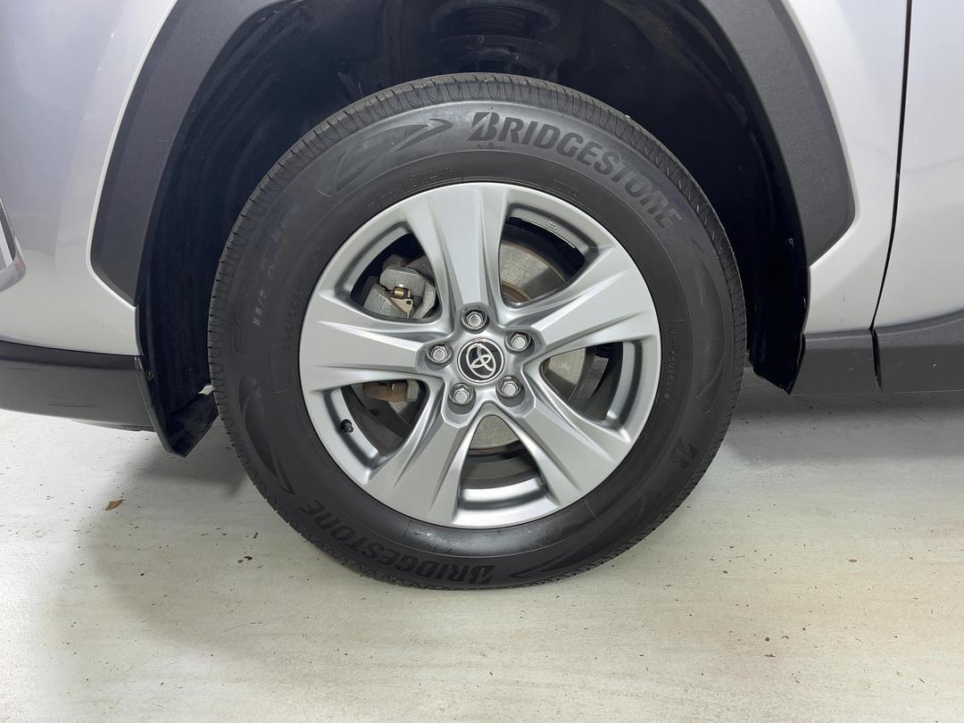 Photo '10' of Toyota Rav4
