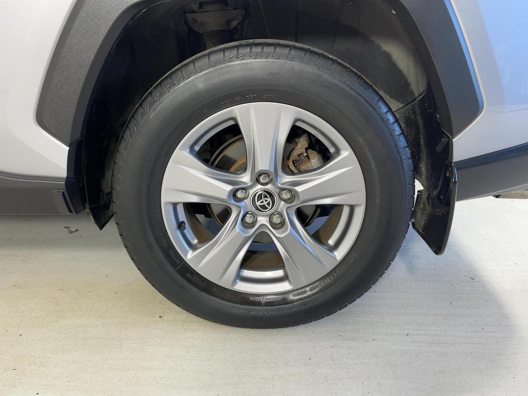 Photo '11' of Toyota Rav4