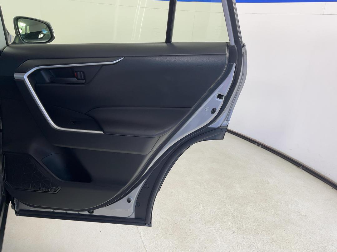 Photo '19' of Toyota Rav4