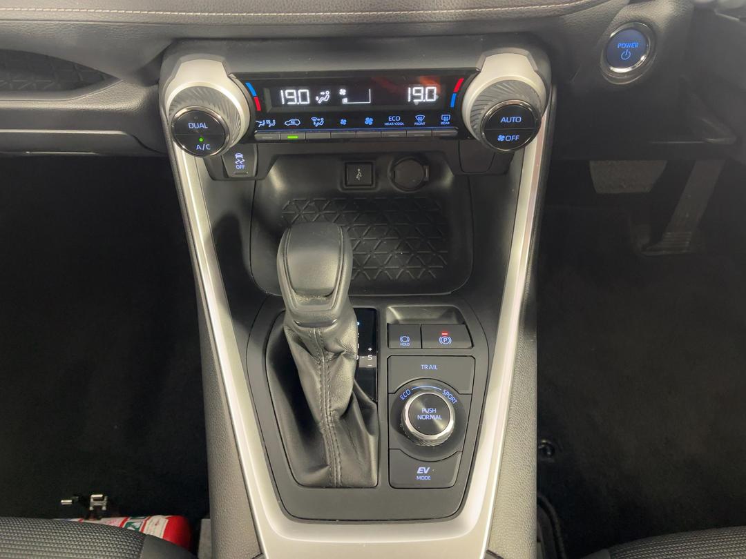 Photo '18' of Toyota Rav4