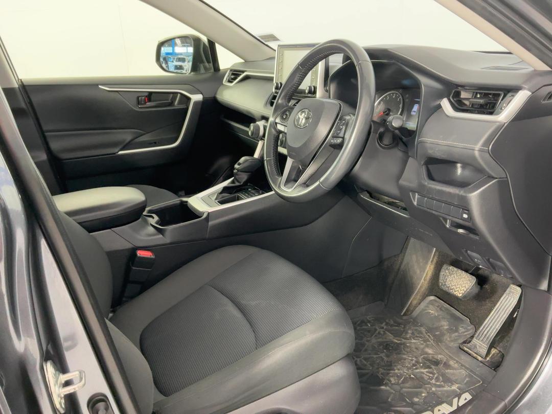 Photo '16' of Toyota Rav4