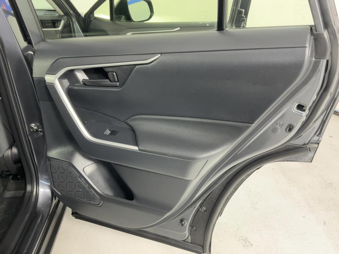 Photo '19' of Toyota Rav4
