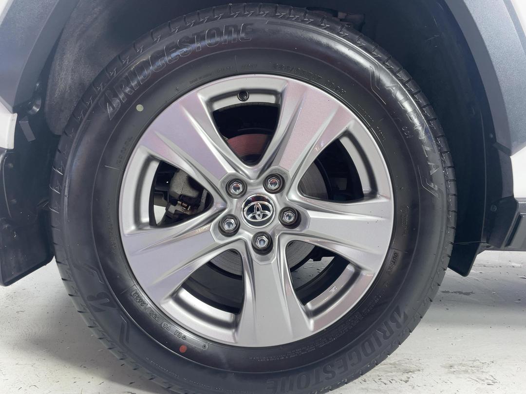 Photo '12' of Toyota Rav4