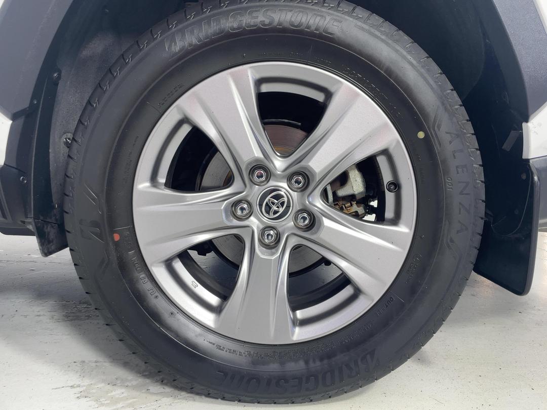 Photo '11' of Toyota Rav4