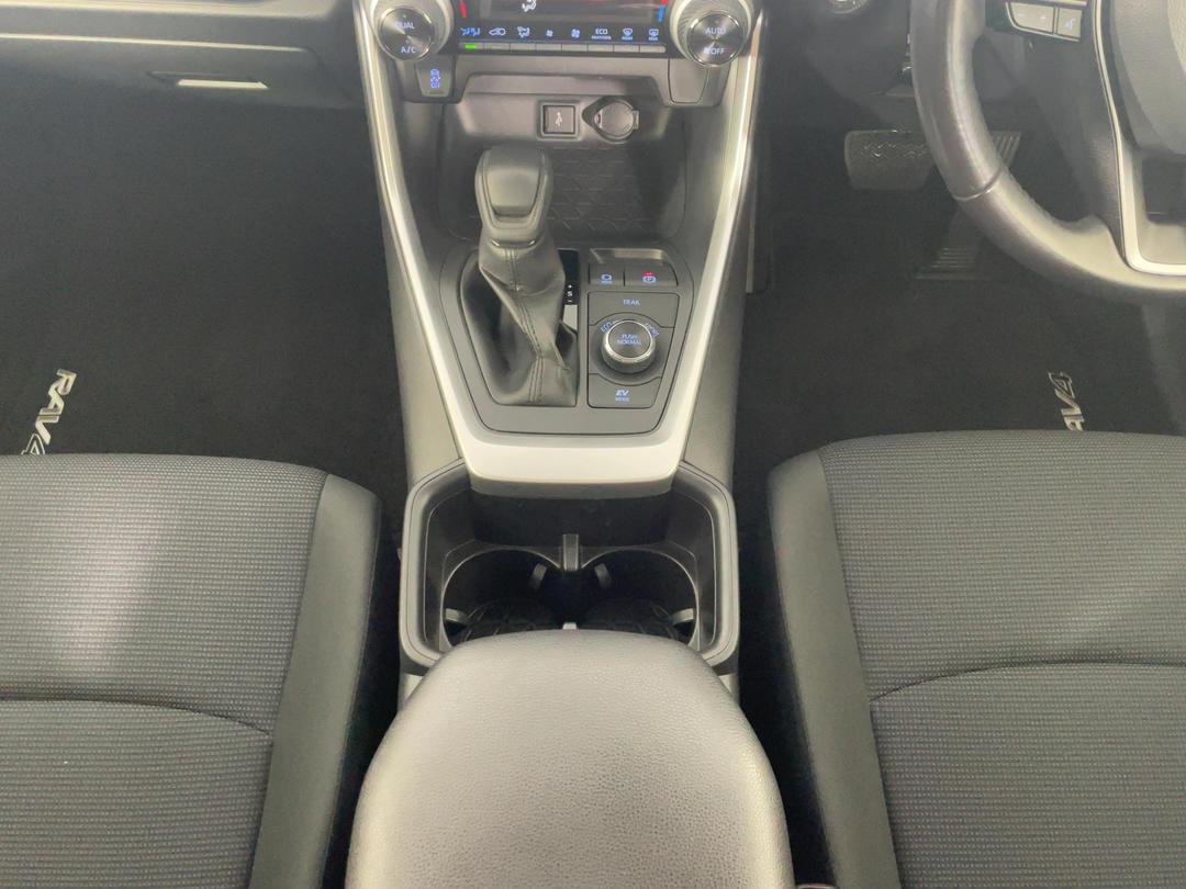 Photo '18' of Toyota Rav4