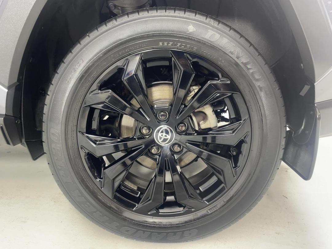 Photo '11' of Toyota Rav4