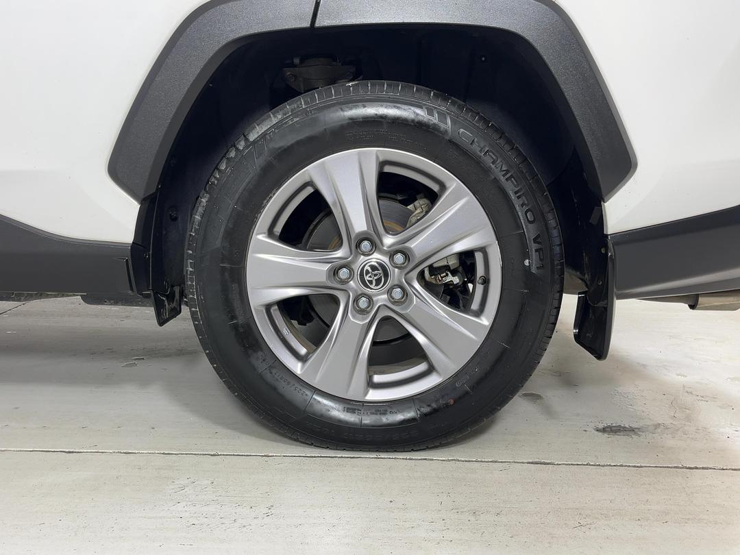 Photo '11' of Toyota Rav4