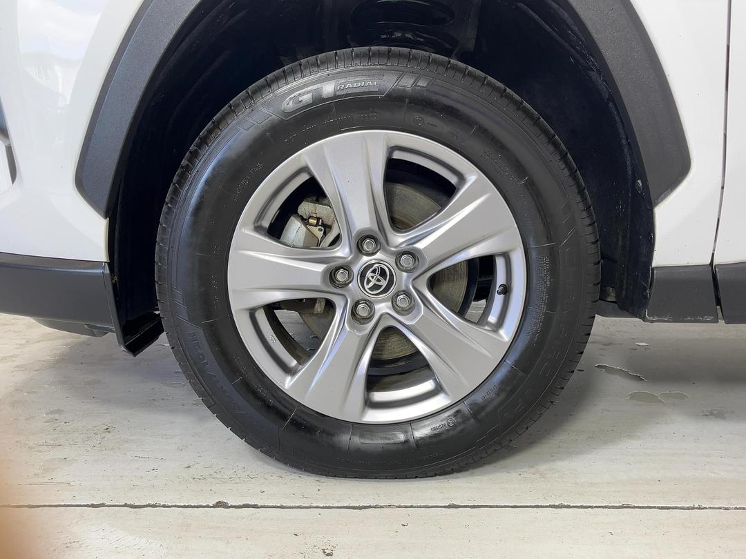 Photo '10' of Toyota Rav4