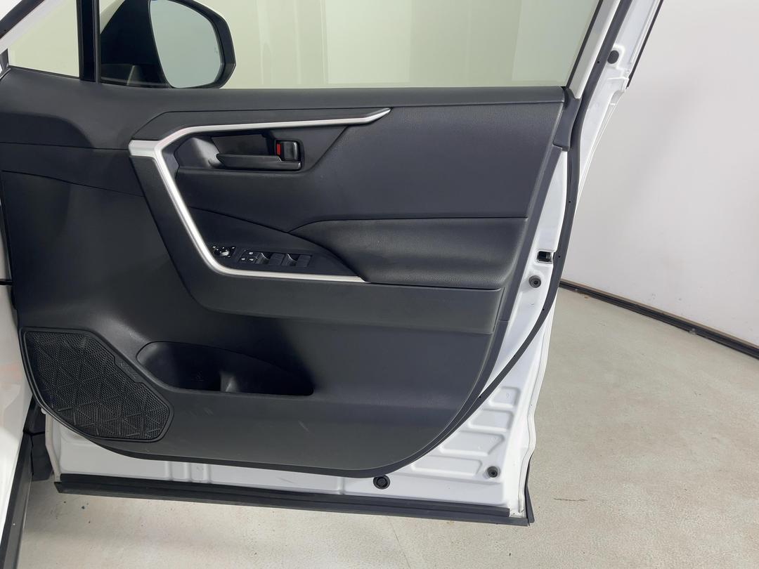 Photo '15' of Toyota Rav4