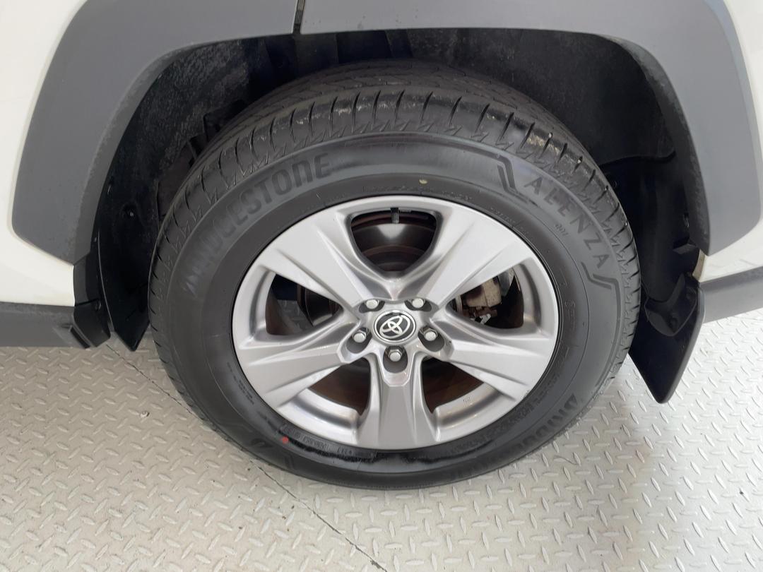 Photo '11' of Toyota Rav4