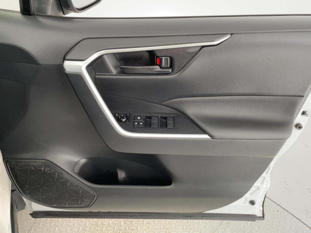 Photo '15' of Toyota Rav4