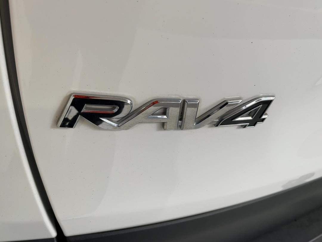Photo '37' of Toyota Rav4