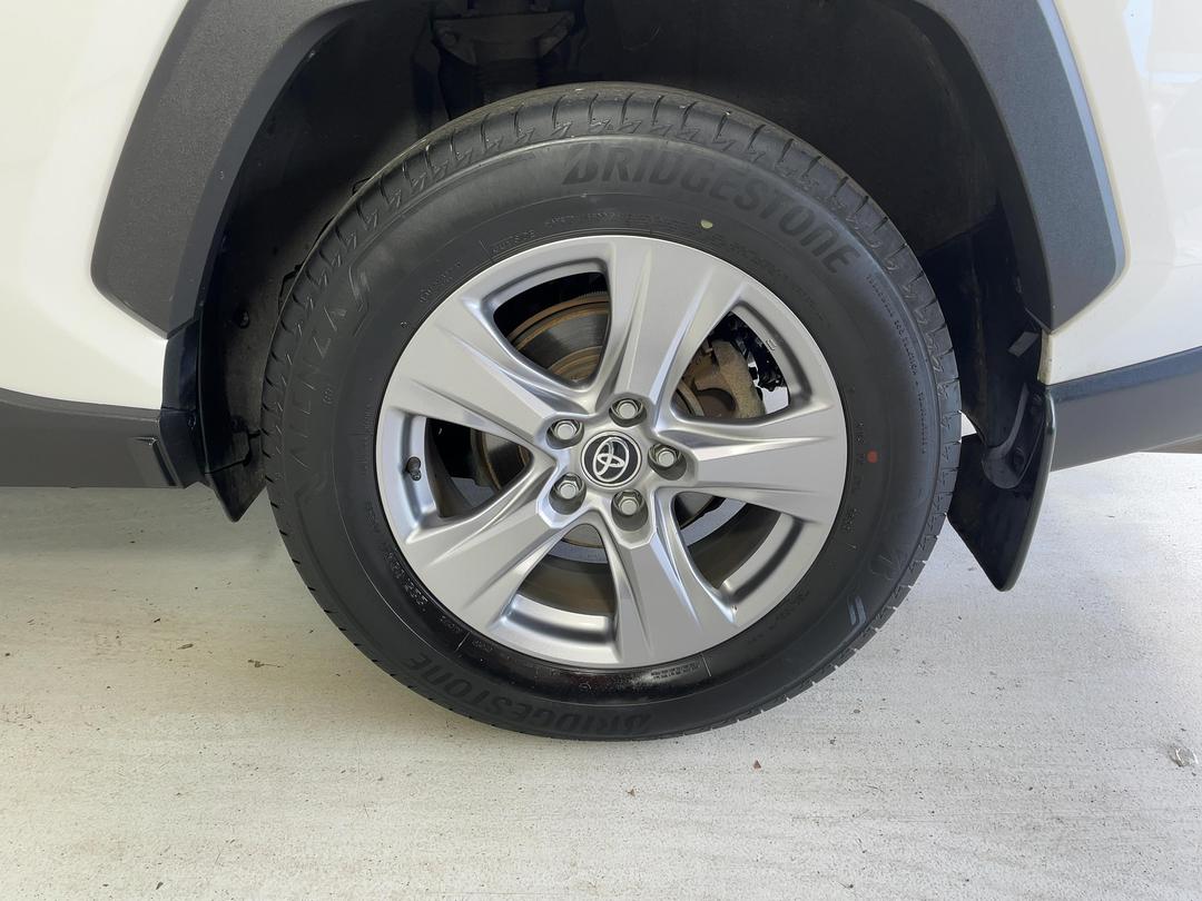Photo '11' of Toyota Rav4