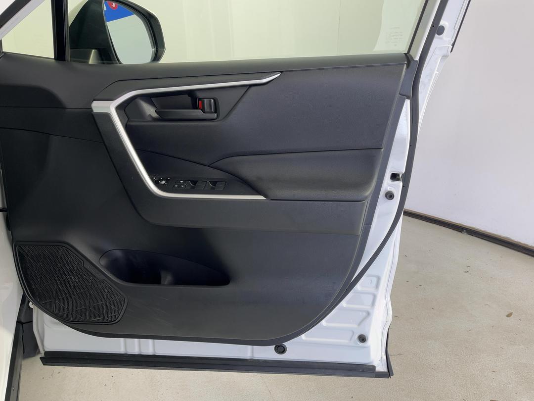 Photo '15' of Toyota Rav4