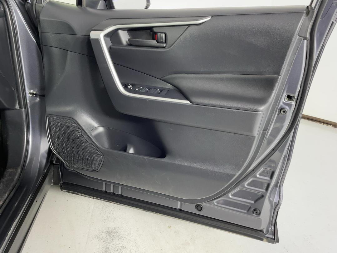 Photo '15' of Toyota Rav4