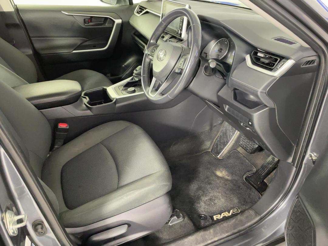 Photo '16' of Toyota Rav4