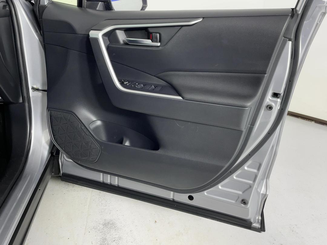 Photo '15' of Toyota Rav4