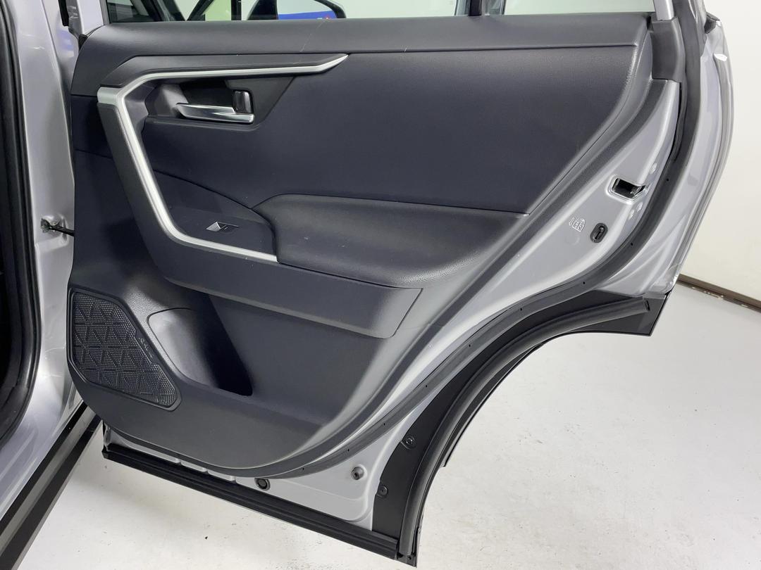 Photo '19' of Toyota Rav4