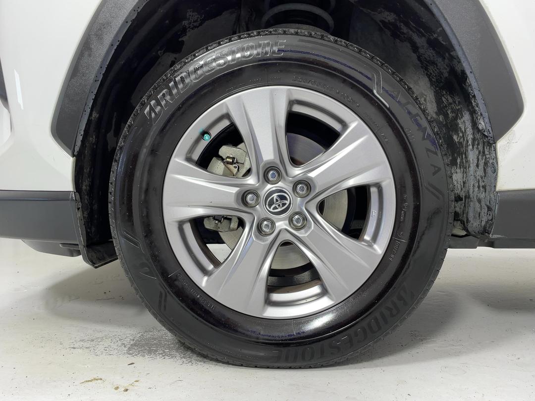 Photo '10' of Toyota Rav4