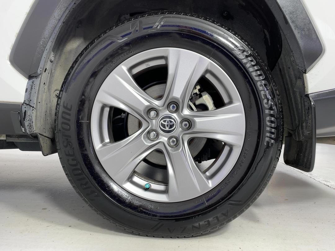Photo '11' of Toyota Rav4