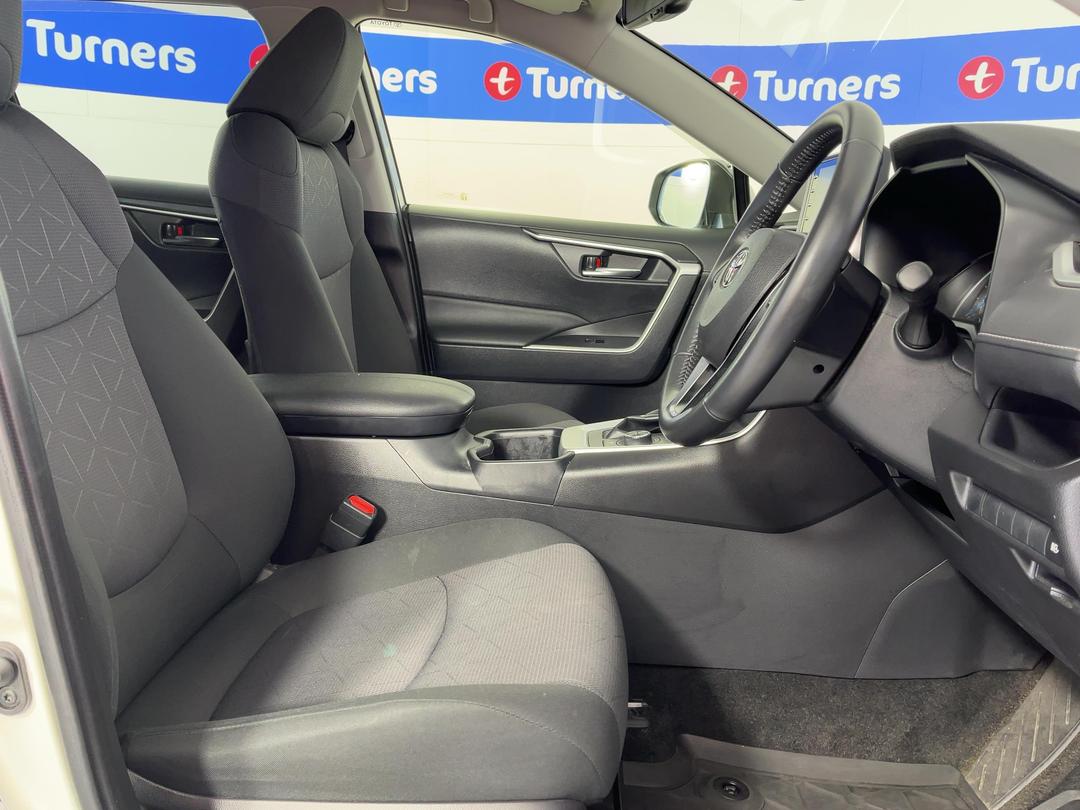 Photo '16' of Toyota Rav4